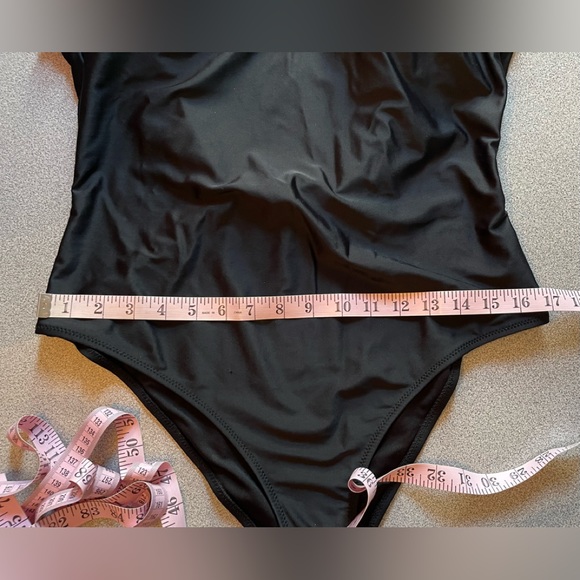 Cupshe Black & Peach Ruffled 1pc Swimsuit Size Large - Picture 12 of 13